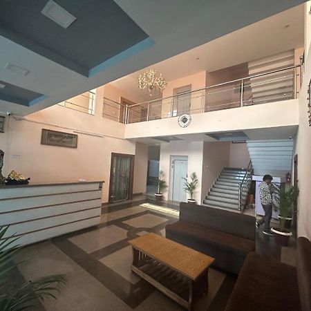 Hotel Tawa Plaza Itārsi エクステリア 写真